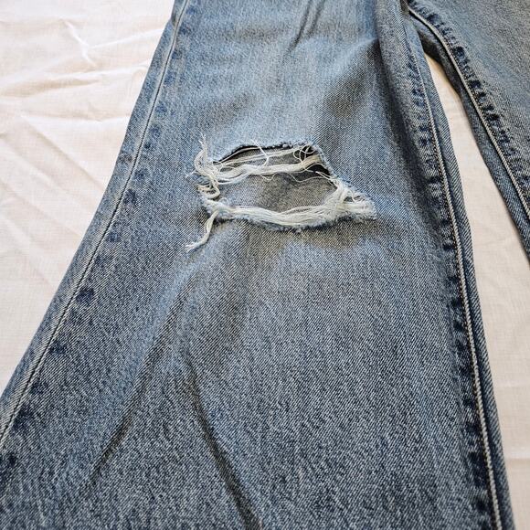 Levi's Jeans Women's Super High Rise Loose Flare Distressed 26x32 - Picture 7 of 12